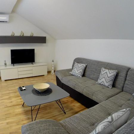 Holiday Apartment Lavanda Sumpetar Єсенице Екстер'єр фото