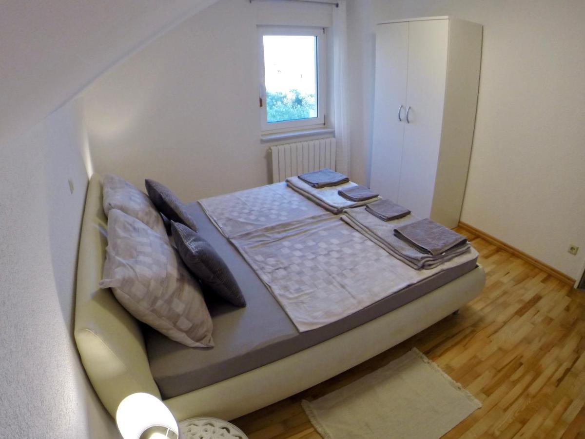 Holiday Apartment Lavanda Sumpetar Єсенице Екстер'єр фото