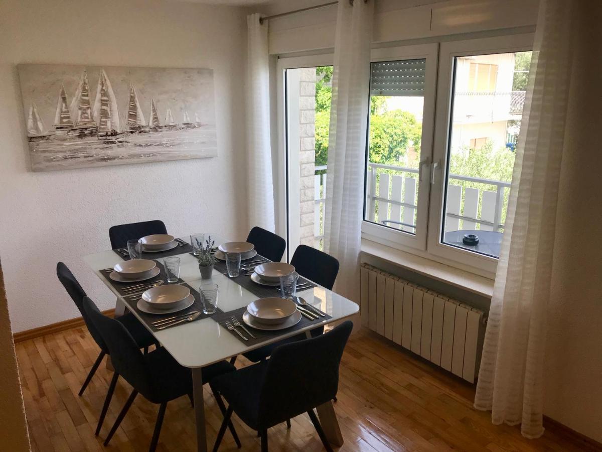 Holiday Apartment Lavanda Sumpetar Єсенице Екстер'єр фото